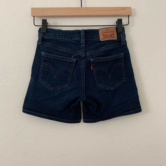 Levis Medium Wash Jean Shorts - Picture 3 of 5